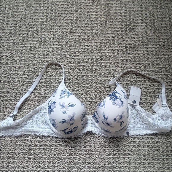 Lucky Brand Other - Lucky Brand White and Blue Floral Lace Bra
